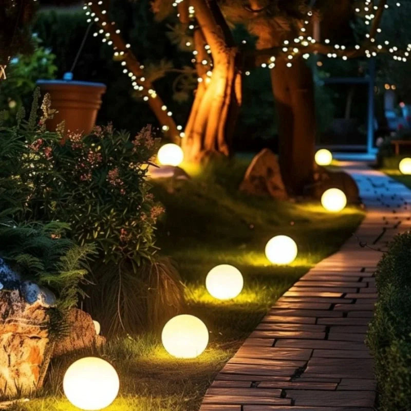 Kugelförmige Gartenleuchte